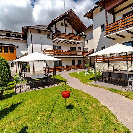 Yael Luxury Apartments 2 Buşteni Eksteriør billede
