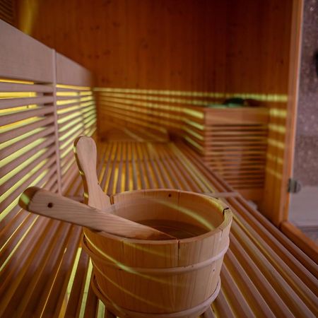 Yael Luxury Apartments 2 Buşteni Eksteriør billede