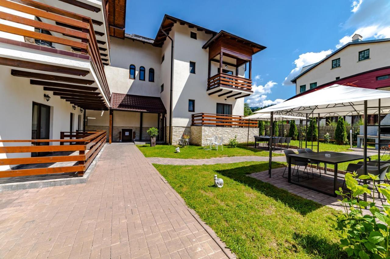 Yael Luxury Apartments 2 Buşteni Eksteriør billede