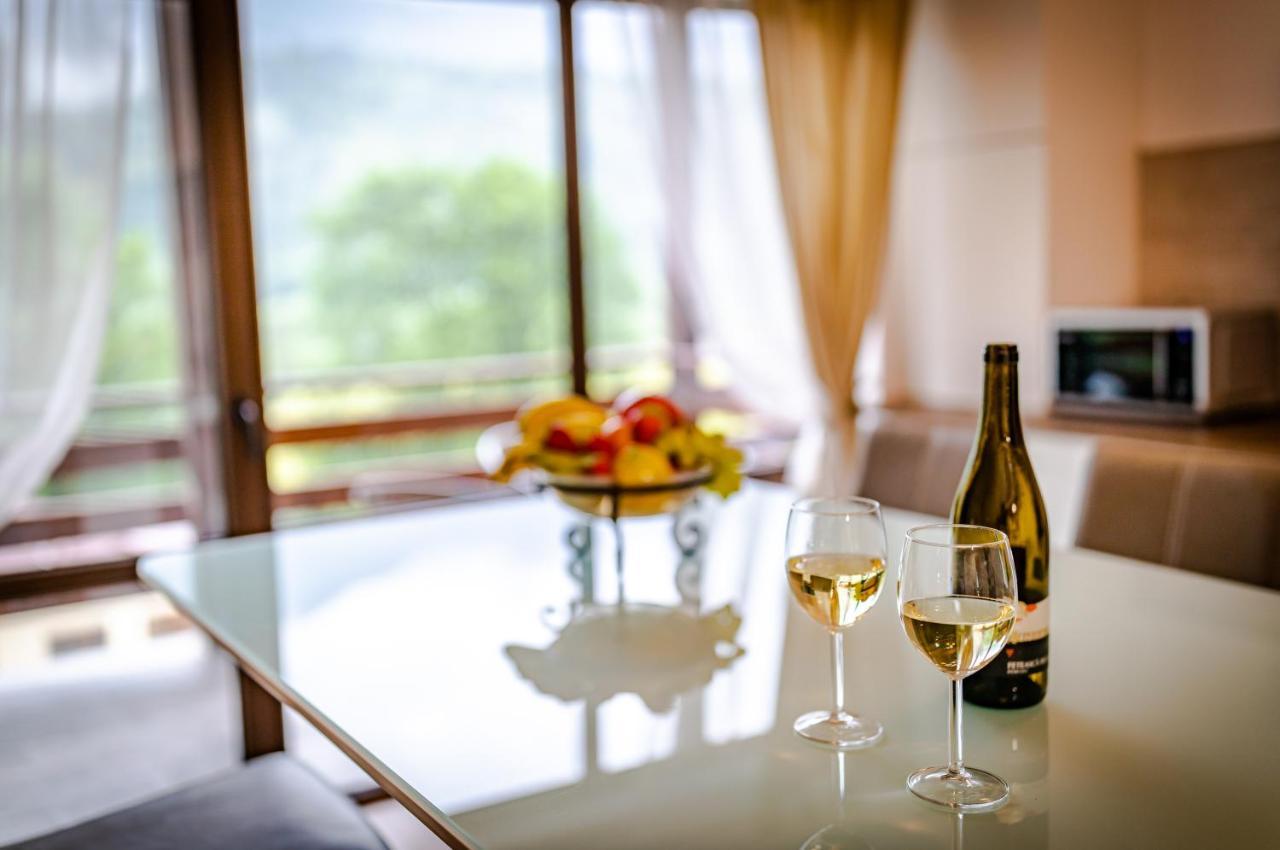 Yael Luxury Apartments 2 Buşteni Eksteriør billede