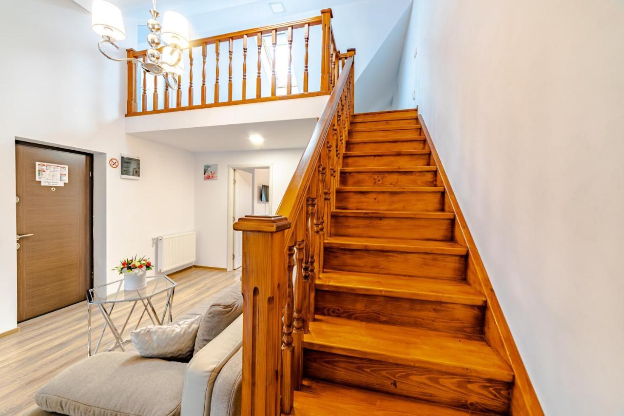 Yael Luxury Apartments 2 Buşteni Eksteriør billede