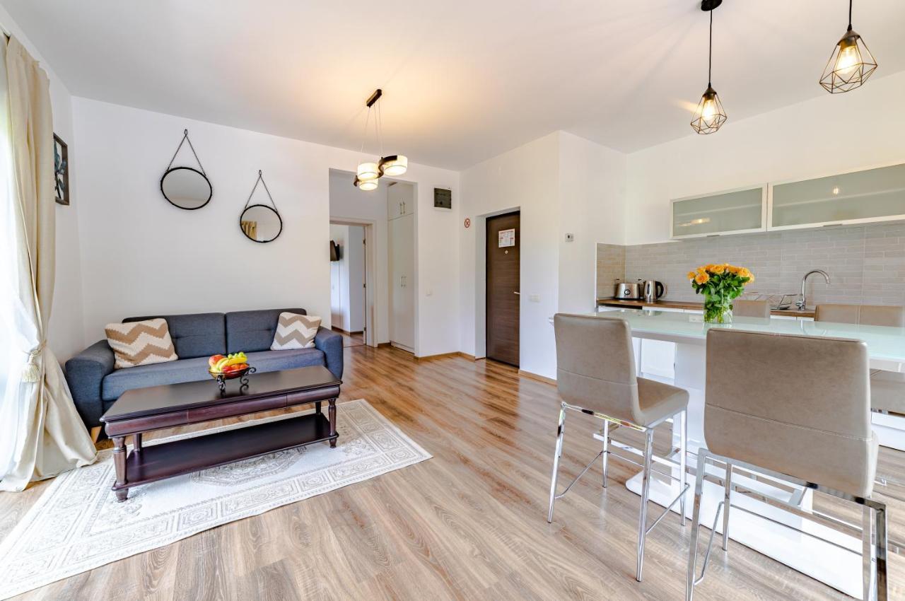 Yael Luxury Apartments 2 Buşteni Eksteriør billede