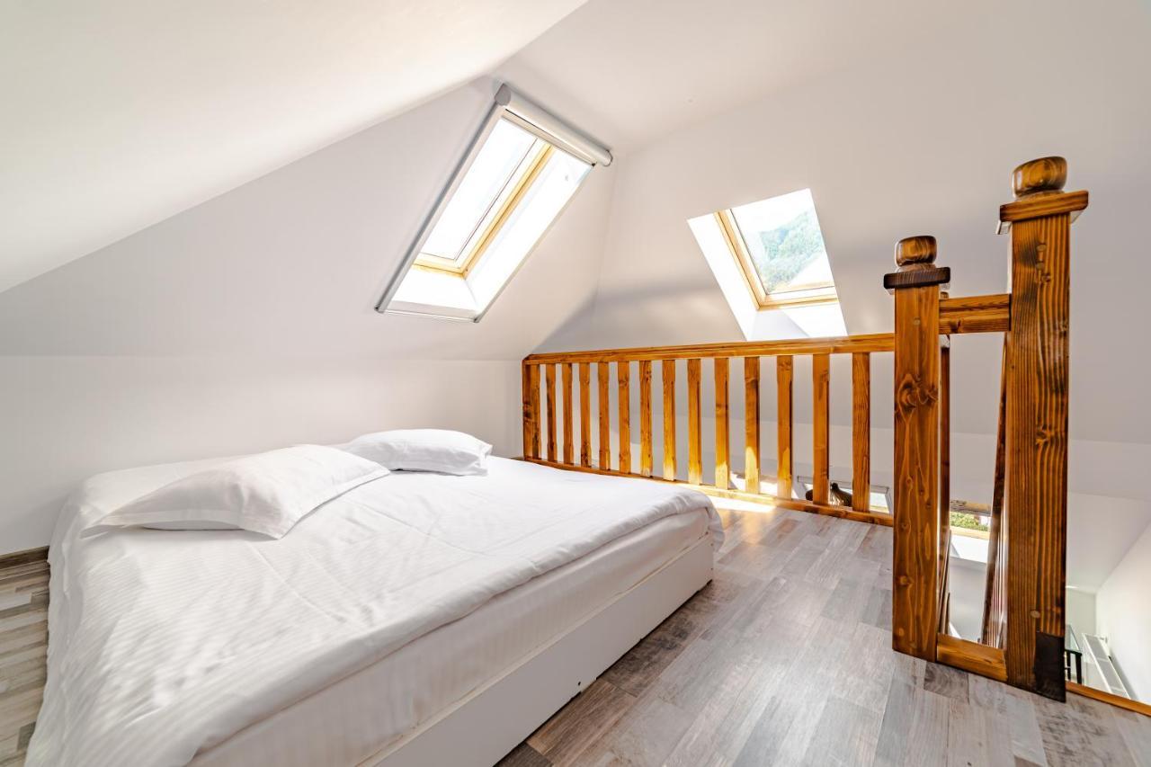 Yael Luxury Apartments 2 Buşteni Eksteriør billede