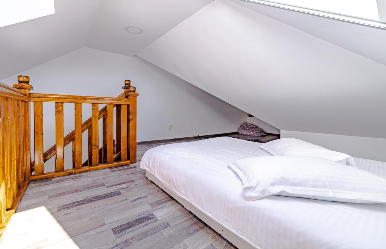 Yael Luxury Apartments 2 Buşteni Eksteriør billede