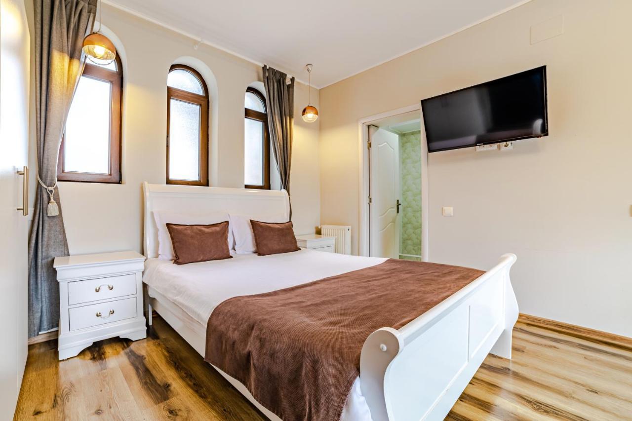 Yael Luxury Apartments 2 Buşteni Eksteriør billede