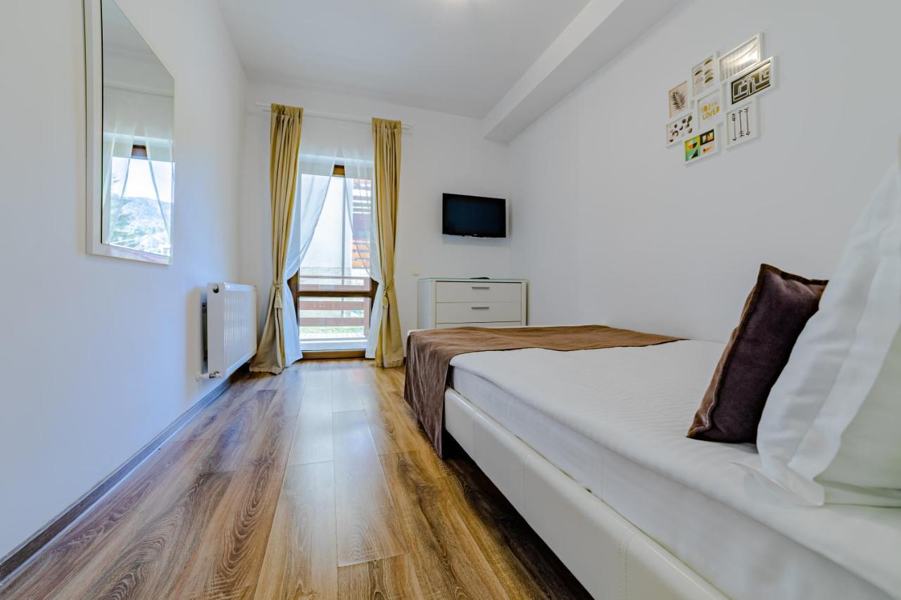 Yael Luxury Apartments 2 Buşteni Eksteriør billede