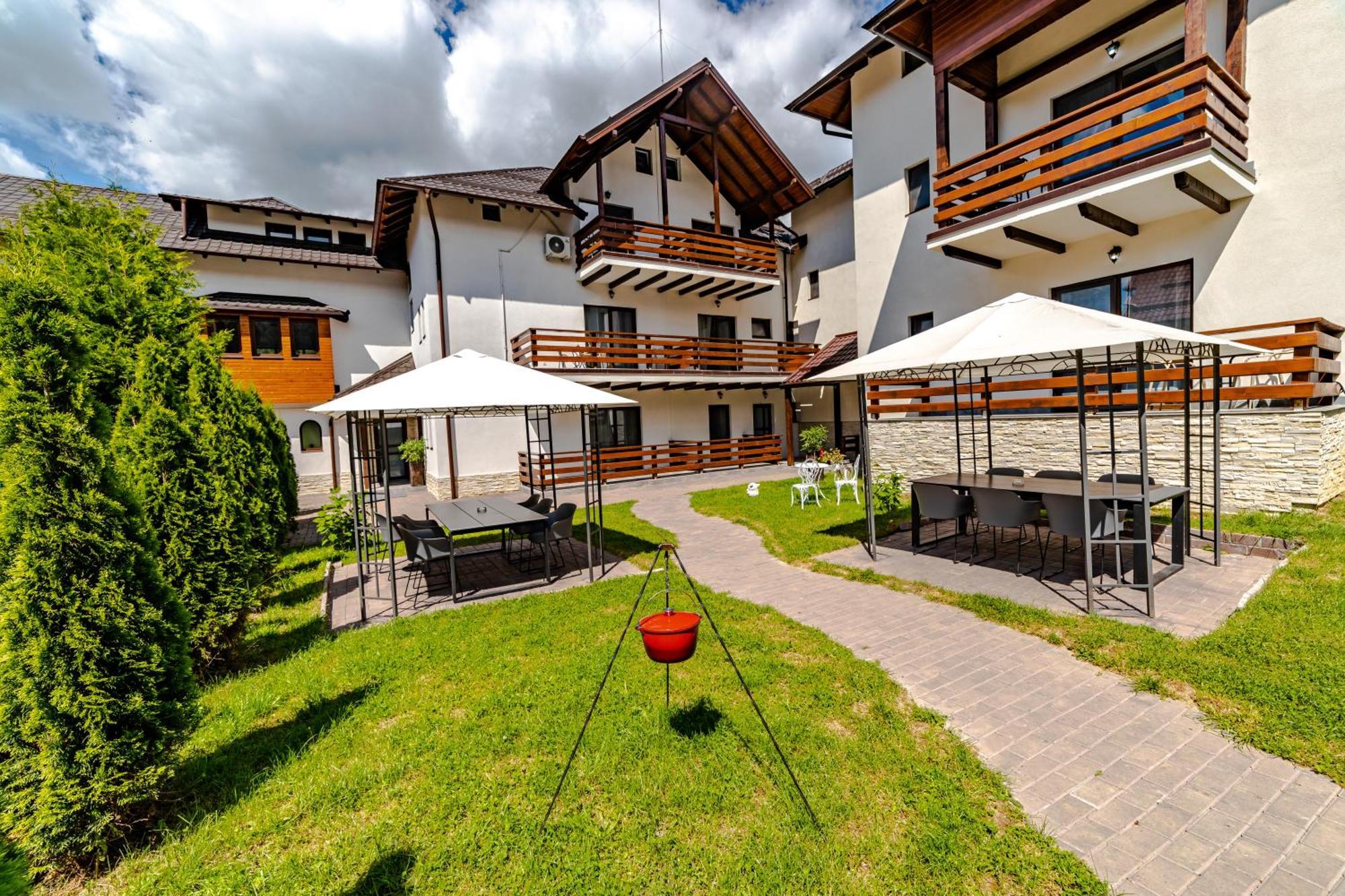 Yael Luxury Apartments 2 Buşteni Eksteriør billede